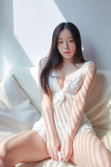 日本亚洲中文在线观看十