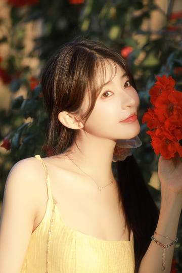 边摸边吃奶边做很爽视频网站